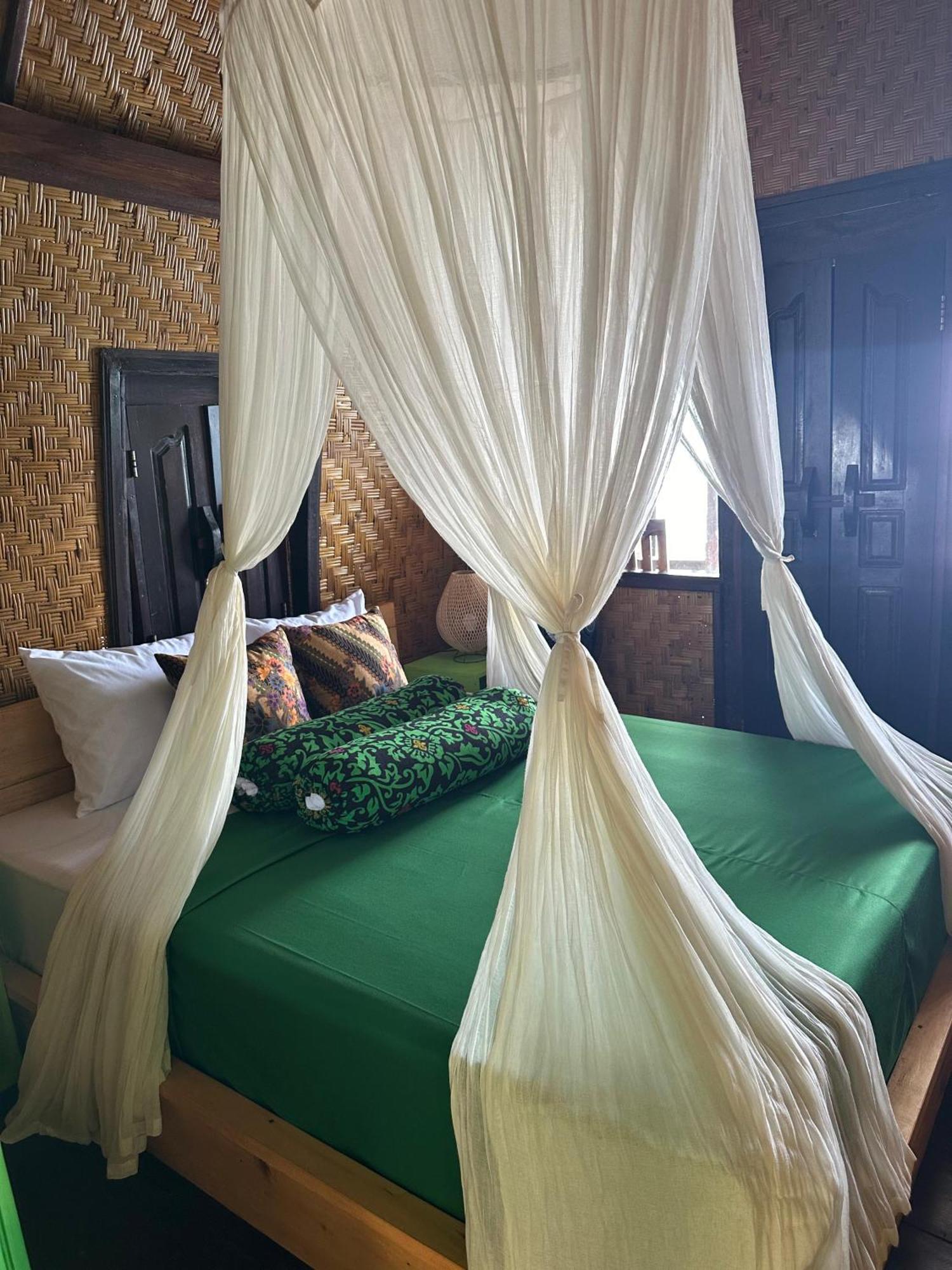 Stairway To Heaven Bungalows And Restaurant Amed  Room photo