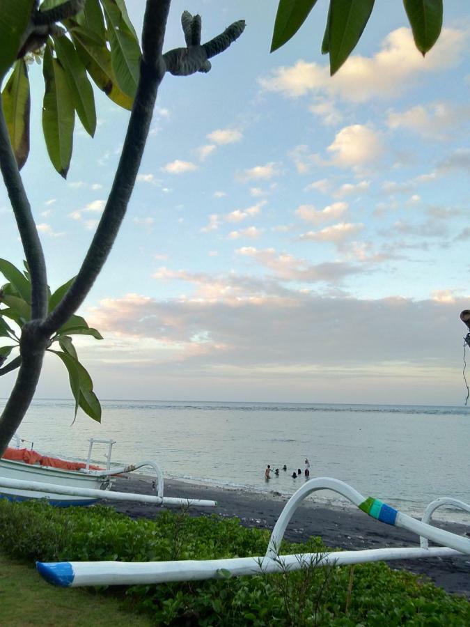 Stairway To Heaven Bungalows And Restaurant Amed  Exterior photo