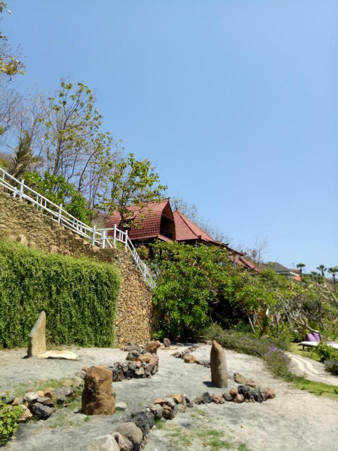 Stairway To Heaven Bungalows And Restaurant Amed  Exterior photo